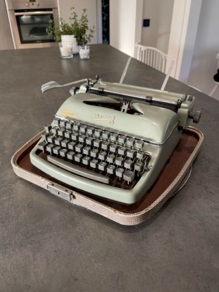 Vtg Antique Rheinmetall Kst Typewriter Schreibmaschine Máquina De Escrever