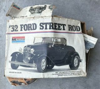 Monogram 1932 Ford Street Rod 1/8th Scale