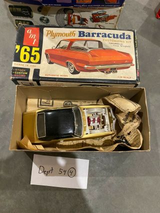 Amt 1965 Barracuda Box With Different Muscle Car Built Inside