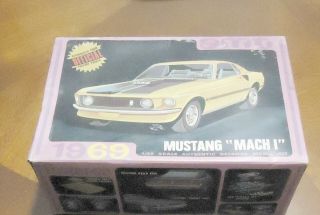 Vintage Amt 1969 Ford Mustang Mach 1 Model Kit Open Y905200