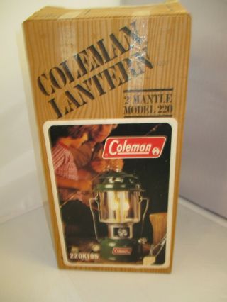Vintage 1980 Green Coleman 2 Mantle Lantern Model 220k195 With Mantles