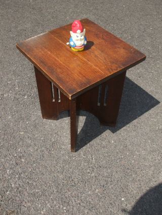 Small Antique Arts And Crafts Oak Lamp Stand / Occasional Table