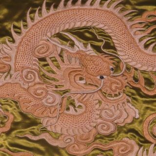 ANTIQUE CHINESE TEXTILE EMBROIDERY ON SILK DRAGON 2
