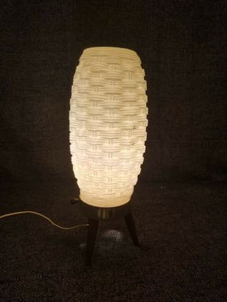Mcm Mid Century Modern Beehive Lamp White Plastic Basket Weave Style Tripod Legs