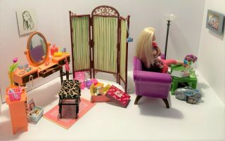 Barbie My Scene Chelsea Bedroom Getting Ready Playset Diorama