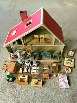 1985 Epoch Sylvanian Families Deluxe Family House,  Tons Of Furniture,  Critters
