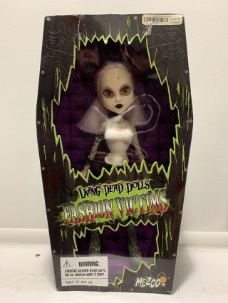 Living Dead Dolls Fashion Victims Lulu Series 2 Mezco Horror Gothic Figure Read
