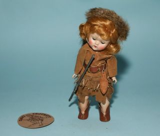 Vintage 1954 Ginny " Davy Crockett " - Vogue Tagged Coon Skin Hat,  Rifle,  Patch