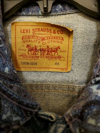 Levi - Strauss & Co.  riveted jean jacket.  Paisley fabric collar/sleeve. 3