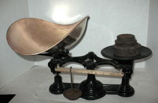Vintage Antique Kitchen / Store Scale W/ Huge Copper Weighing Pan