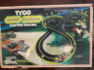 Vintage " Tyco Nite Glow Electric Racing " Set 8828 W/ 4 / 51 Slotcars