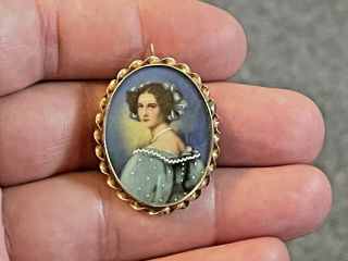 Antique Hand - Painted Portrait Of A Lady Set In 14k Gold Brooch Pin