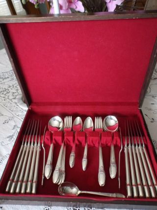 51 Pc 1847 Rogers Bros.  Silver Plate Flatware Set,  C 1937 " First Love " Serves 12