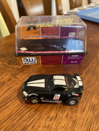 Auto World Xtraction ‘03 Dodge Viper Competition Coupe Ho Slot Car Ultra - G Case