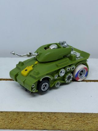 Aurora Afx Peace Tank 4 - Gear Magnatraction Chassis Does Not Run