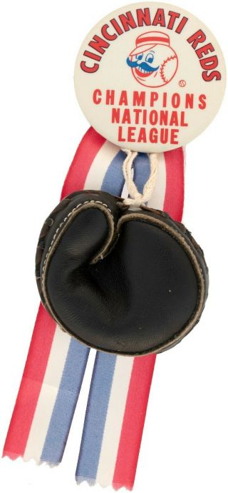 1961 Cincinnati Reds Champions National League Button Catcher 