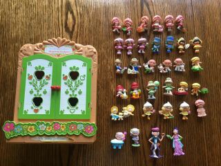 1980s Vintage Strawberry Shortcake House Berry Patch With 35 Dolls