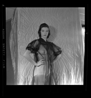 Bunny Yeager 1959 Pin - up Camera Negative Pretty Amateur Model Beverly Nieberg NR 2