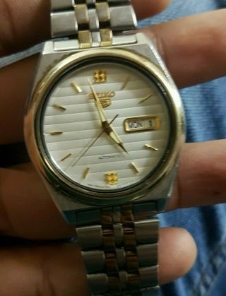 Vintage Seiko 5 Automatic Exhibition Case Back Day Date Mens Gents Wrist Watch 2