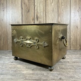 Antique Heavy Brass Art Nouveau Design Twin Handled Coal Scuttle Box.
