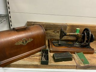 Singer Hand Crank Sewing Machine Vintage Antique 1889