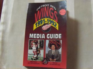 Detroit Red Wings 1991 - 1992 Media Guide 20 Autographs Yzerman,  Lidstrom,  & More