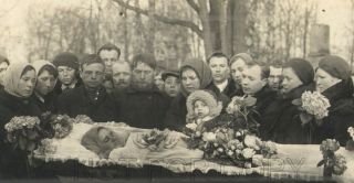 30s Post mortem Funeral of young woman Girls Kid crying Death USSR antique photo 3