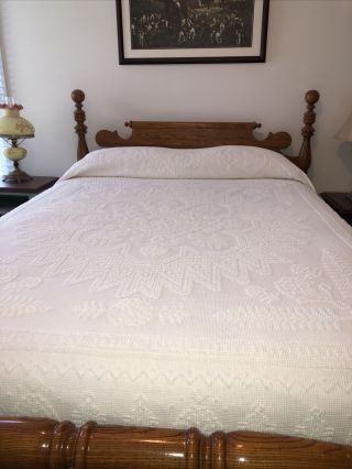 Vintage Chenille Hobnail Bedspread Queen Size 96”wx108”l