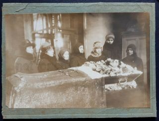 1931 Post Mortem Funeral Handsome Young Man Women Kids Near Coffin Antique Photo