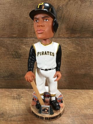 2002 Roberto Clemente Cooperstown Legends Foco Bobblehead Pittsburgh Pirates