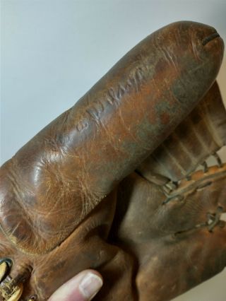 Vintage 1940s Wilson Baseball Glove Two Finger A2200 Professional Ball Hawk 3