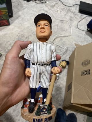 Babe Ruth Le Yankees " Legends Of The Diamond " Forever Bobblehead