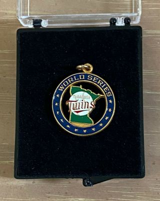 Vintage 1991 Mlb Minnesota Twins World Series Press Pin Charm Vs Atlanta Braves