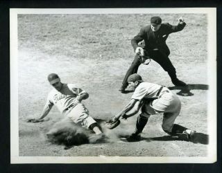 Ron Northey Bobby Bragan Umpire Jocko Conlan 1943 Press Photo Dodgers Phillies