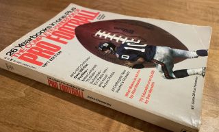 THE COMPLETE HANDBOOK OF PRO FOOTBALL 1971 Edition John Devaney - Rare 2