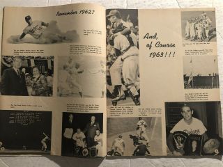 1965 LOS ANGELES DODGERS Yearbook SANDY KOUFAX Don DRYSDALE Walter ALSTON Wills 2