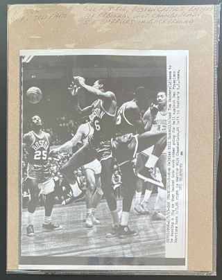 1963 Upi Telephoto - Boston Celtics Bill Russell Sf Warriors Wilt Chamberlain