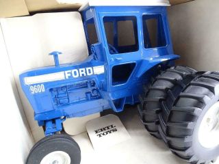 Vintage Ertl Ford 9600 Model Tractor 1:12th Scale NIB Farm Toy Oversized Retro 2