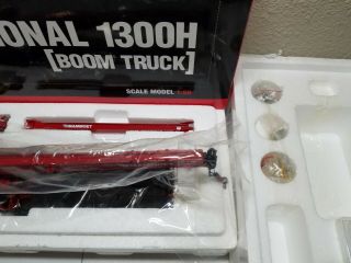 Peterbilt 357 National 1300H Boom Truck - Mammoet Sword 1:50 Scale 410014 6