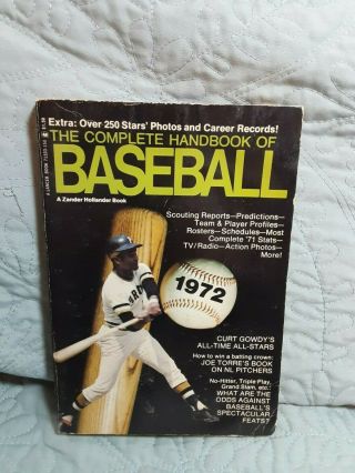 Complete Handbook Of Baseball 1972: Roberto Clemente On Cover