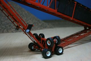 TWH Collectibles Superior TS150 Telestacker Conveyor diecast model1:50 scale 5