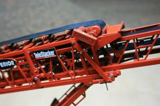 TWH Collectibles Superior TS150 Telestacker Conveyor diecast model1:50 scale 6