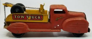 Vintage Lincoln Tow Truck Hook & Chain Tin Red Yellow 1950s Black Tires 2 Seat 5