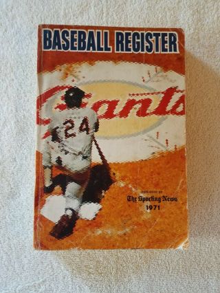 Vintage 1971 The Sporting News Official Baseball Register W.  Mays Cover