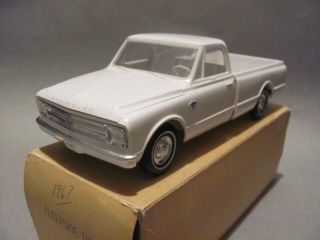 Amt 1967 Chevrolet C - 10 Pickup Truck 1/25 Scale Promo - White,  Mint/boxed Cond.