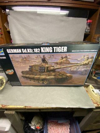 Trumpeter 00910 Germansd.  Kfz.  182 King Tiger Tank Plastic Model 1/16 Scale