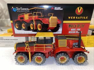 Ertl Toy Farmer 1/32,  Versatile Big Roy Model 1080 Museum Version
