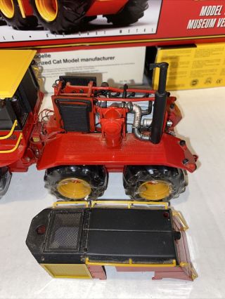 ERTL TOY FARMER 1/32,  Versatile Big Roy Model 1080 Museum Version 2