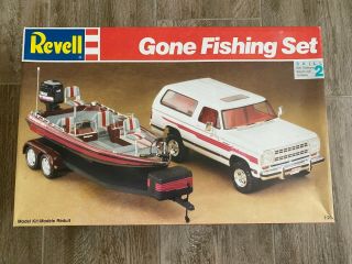 Vintage 1991 Revell Gone Fishing Set 7242 1:25 Model Kit Ranger & Ramcharger
