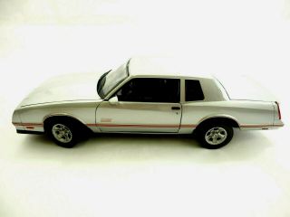 Wonderful 1987 Chevrolet Monte Carlo Ss Diecast 1:18 Model By Welly 12558